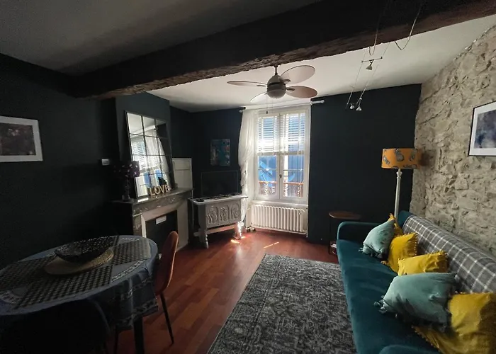 Сasa de vacaciones La Maison Des Chapeliers *